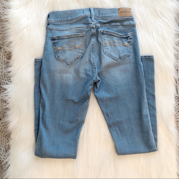 Light wash high rise skinny jeans - Picture 3 of 4